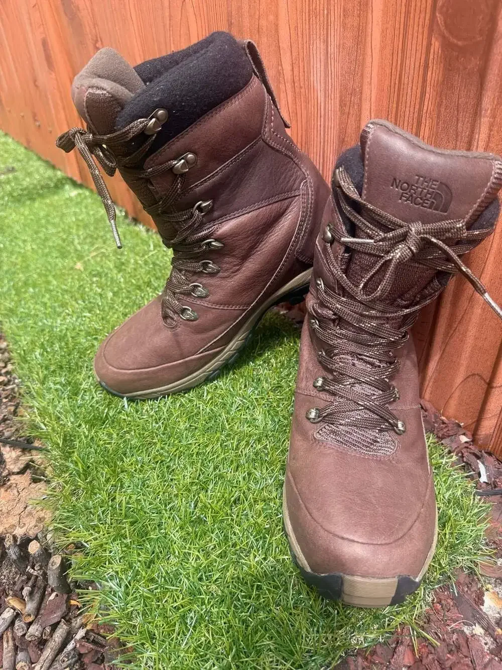 The North Face Chilkat Leather Insulated Waterproof Winter Boots